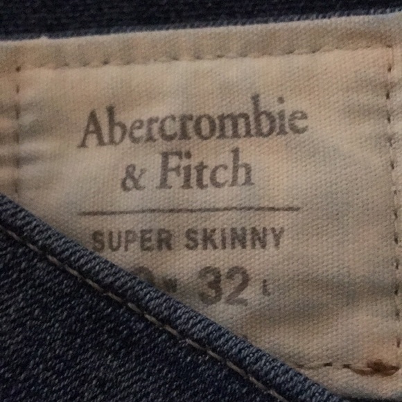 Abercrombie& Fitch - Picture 6 of 6